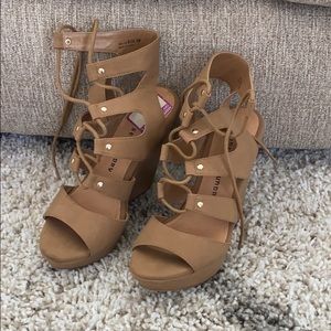 Chinese Laundry Wedges